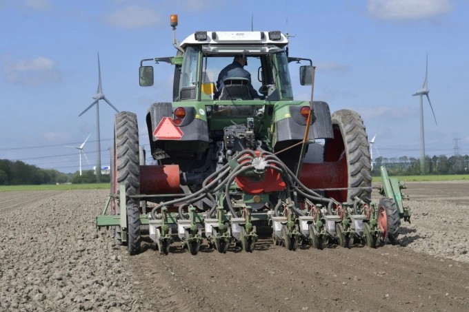   Máy làm đất tại mô hình Farm of the Future. Ảnh: Oane de Hoop